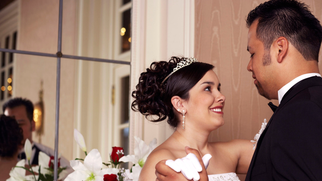 Illustration for article titled 8 Beautiful Weddings We’d Appreciate More If We Didn’t Know The Couple